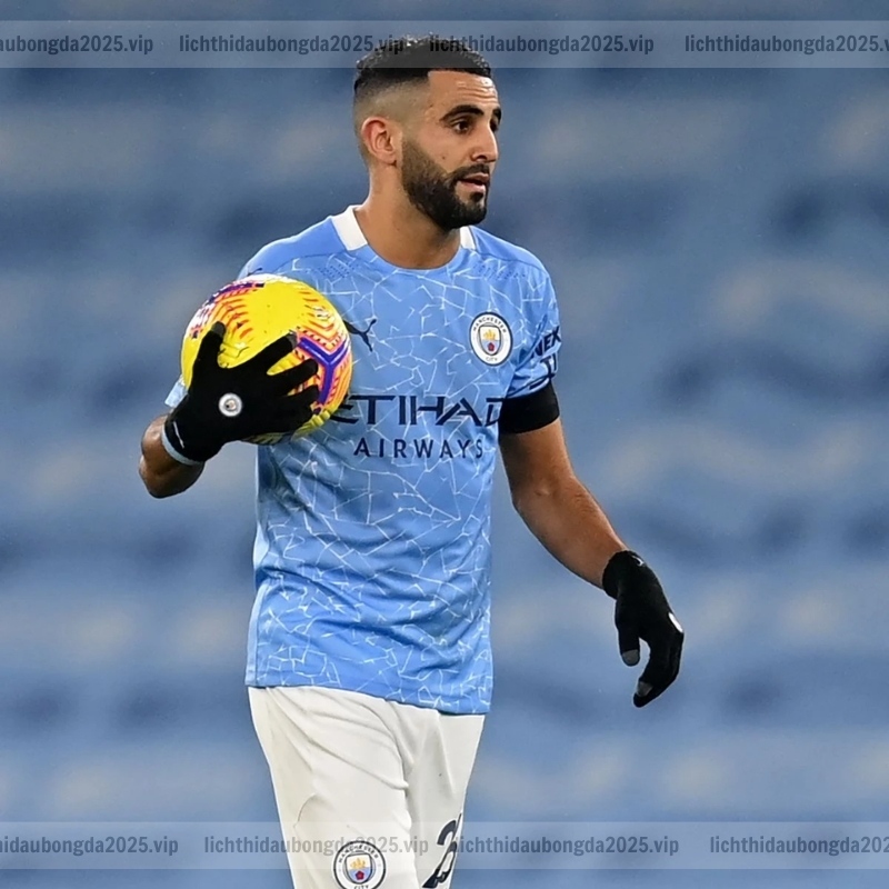 Hạt nhân không thể thiếu của Man City - Riyad Mahrez